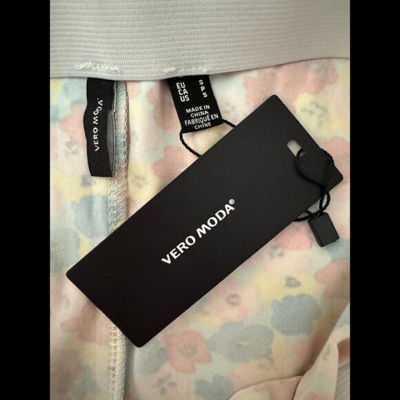 Vero Moda Floral Print Pencil Skirt Small Multi Polyester Blend NWT Stretch Midi - Picture 11 of 11